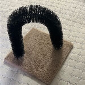 Cat Grooming Arch with Black Bristles New